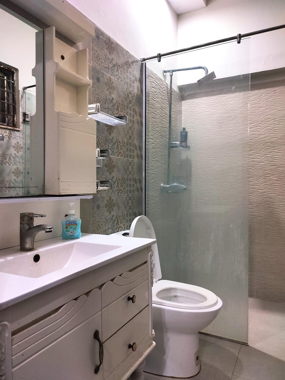 Shower, Toilet, Bathroom
