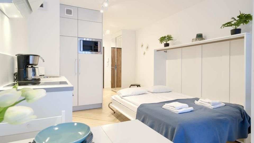 Bed, Kitchen or kitchenette