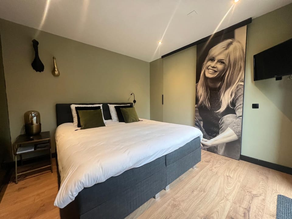 B&B Bardot Bed and Breakfast in North Holland (province)