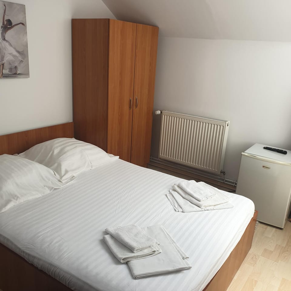 Pensiunea Antonella Bed and Breakfast in Romania