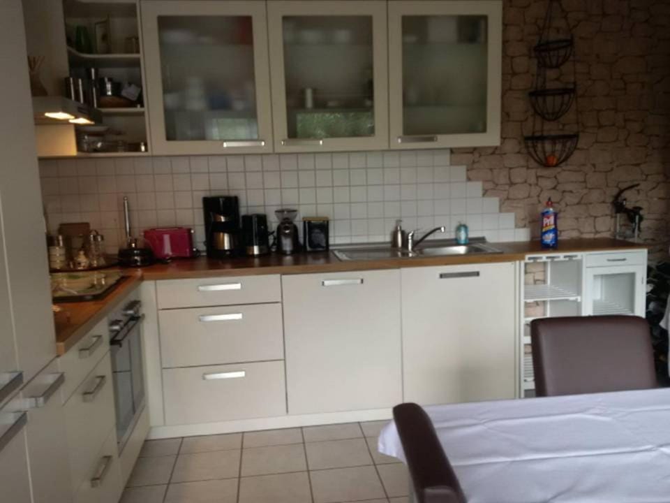Coffee/tea facilities, Kitchen or kitchenette, dishwasher, stove, toaster