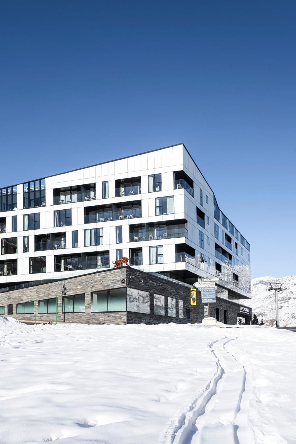 Property building, Day, Winter