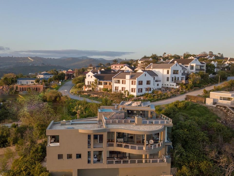 Neighbourhood, Bird's eye view
