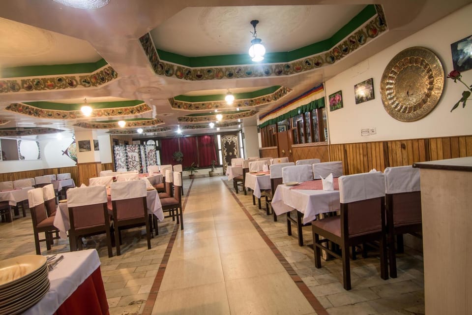 Restaurant/places to eat, Restaurant/places to eat