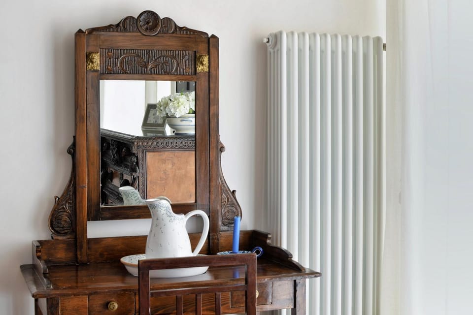 Decorative detail, Bedroom