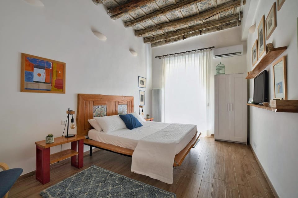 Bed, TV and multimedia, Photo of the whole room, Bedroom, wardrobe
