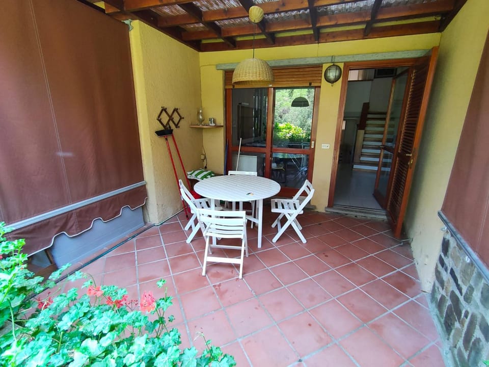 Patio, Dining area