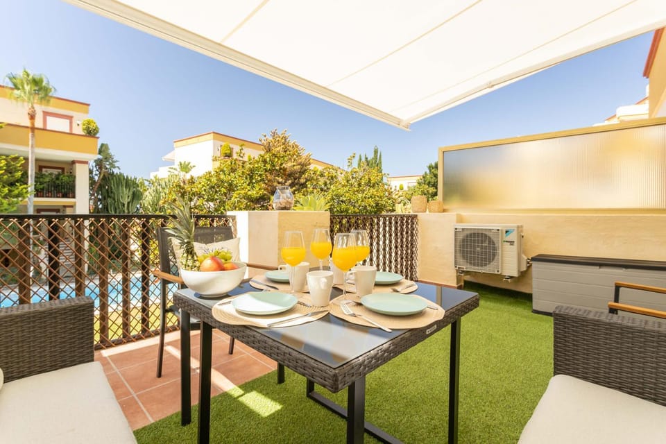 OleHolidays 316 Romana Playa primera linea playa Apartment in Marbella
