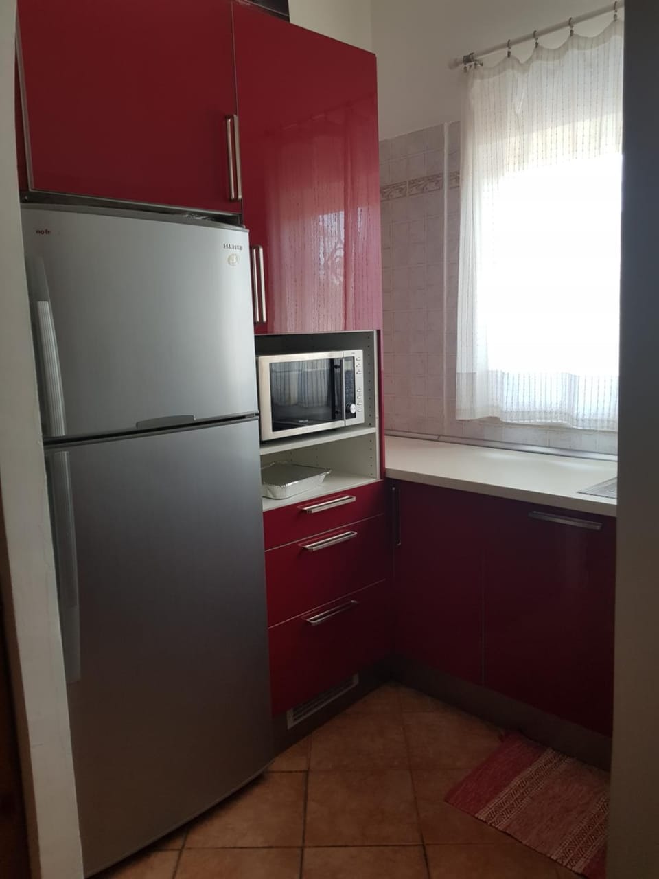 Kitchen or kitchenette, minibar