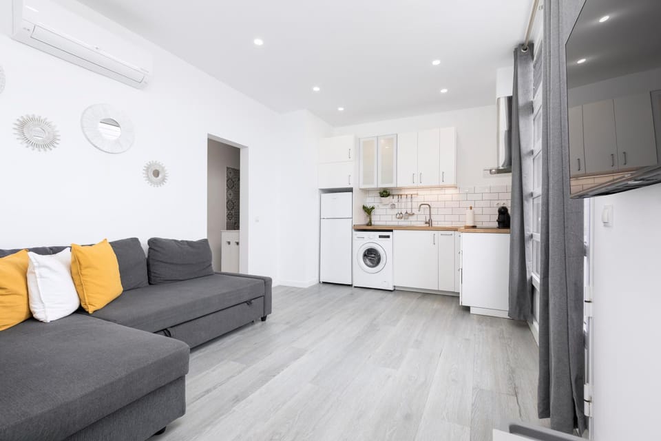 Kitchen or kitchenette, Living room, Dining area, kitchen
