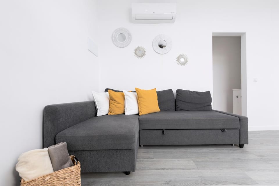Living room, Seating area, air conditioner