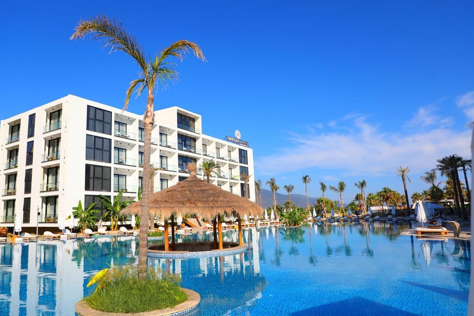 Property building, Natural landscape, Pool view, Swimming pool