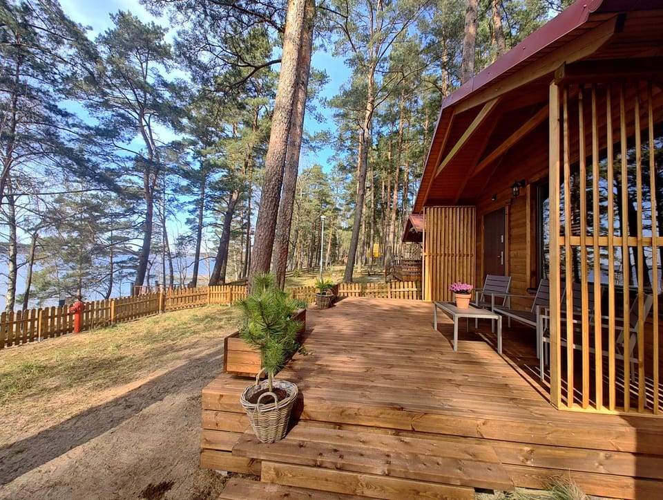 Zakątek Wdzydze -domek nr 7 w pierwszej linii od jeziora House in Pomeranian Voivodeship
