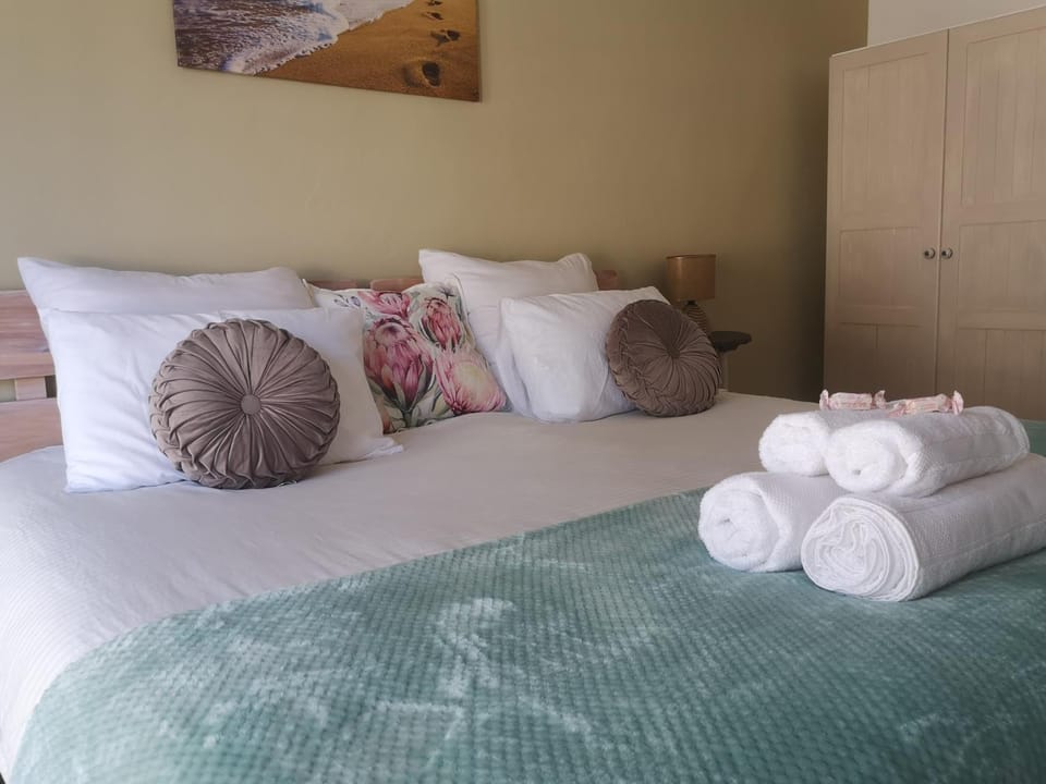 Serenity Cove-The Royal Jewel Room Bed and Breakfast in Port Elizabeth