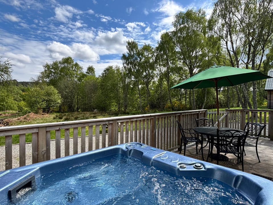 Natural landscape, Hot Tub, View (from property/room), Balcony/Terrace, Dining area