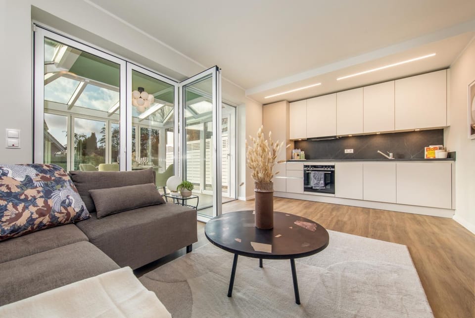Kitchen or kitchenette, Living room