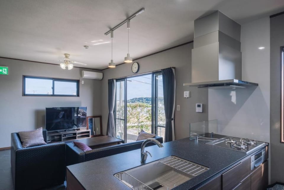 Communal lounge/ TV room, TV and multimedia, Kitchen or kitchenette, Dining area