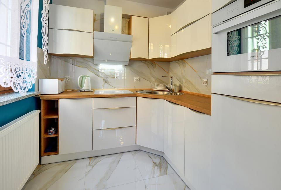 Apartament Szmaragdowy Apartment in Lower Silesian Voivodeship