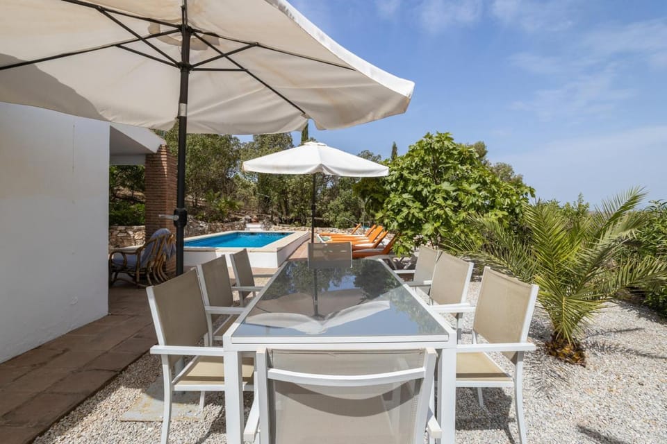 Day, Garden, View (from property/room), Balcony/Terrace, Dining area, Garden view, Pool view, Swimming pool