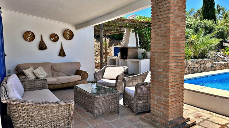 Patio, Evening entertainment, sunbed