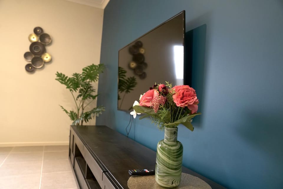 TV and multimedia, Decorative detail