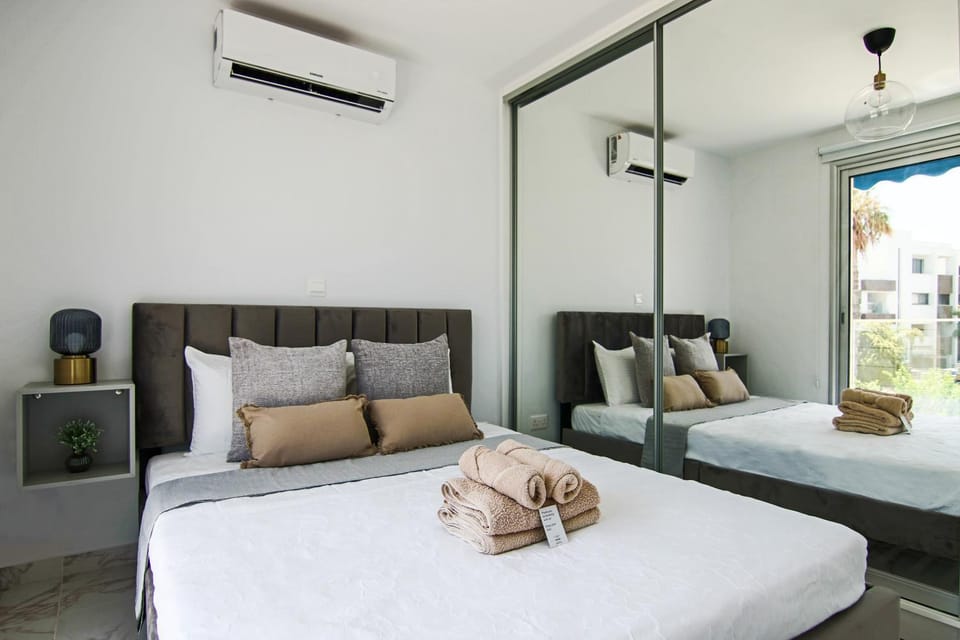 Bed, Bedroom, storage, air conditioner
