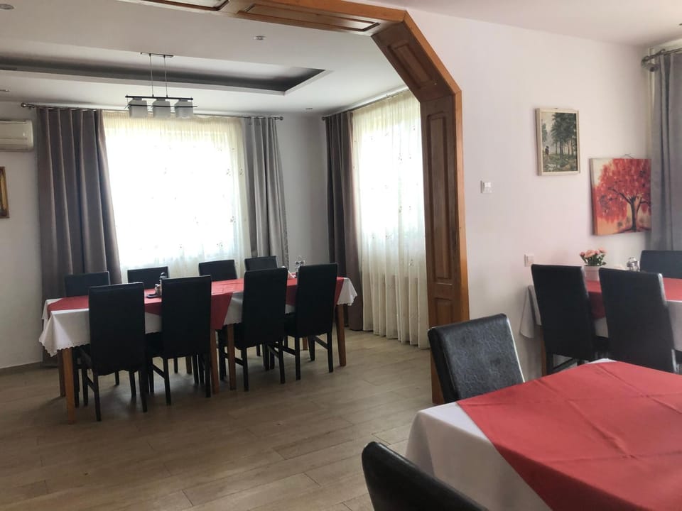 Pensiunea Zagor Bed and Breakfast in Cluj County