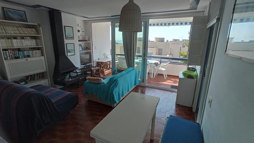 TV and multimedia, Balcony/Terrace, Living room, flat iron