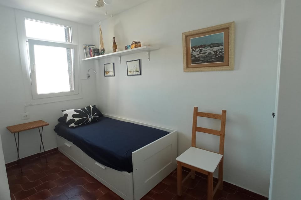 Bed, Photo of the whole room, Decorative detail, Bedroom