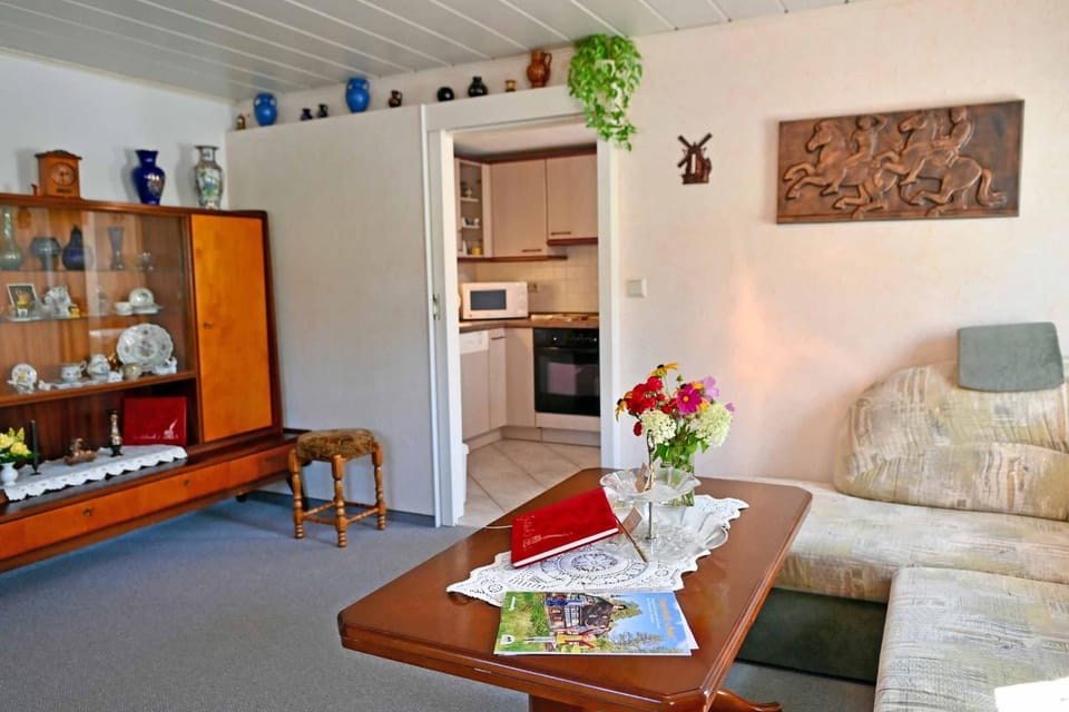 Kitchen or kitchenette, Living room, Seating area