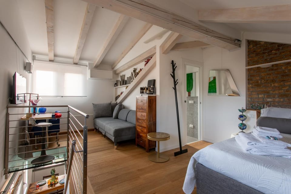 Living room, Photo of the whole room, Seating area