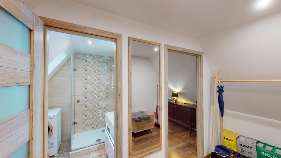 Apartman Ateliér Vary v nově zrekonstruovaném domě Apartment in Saxony
