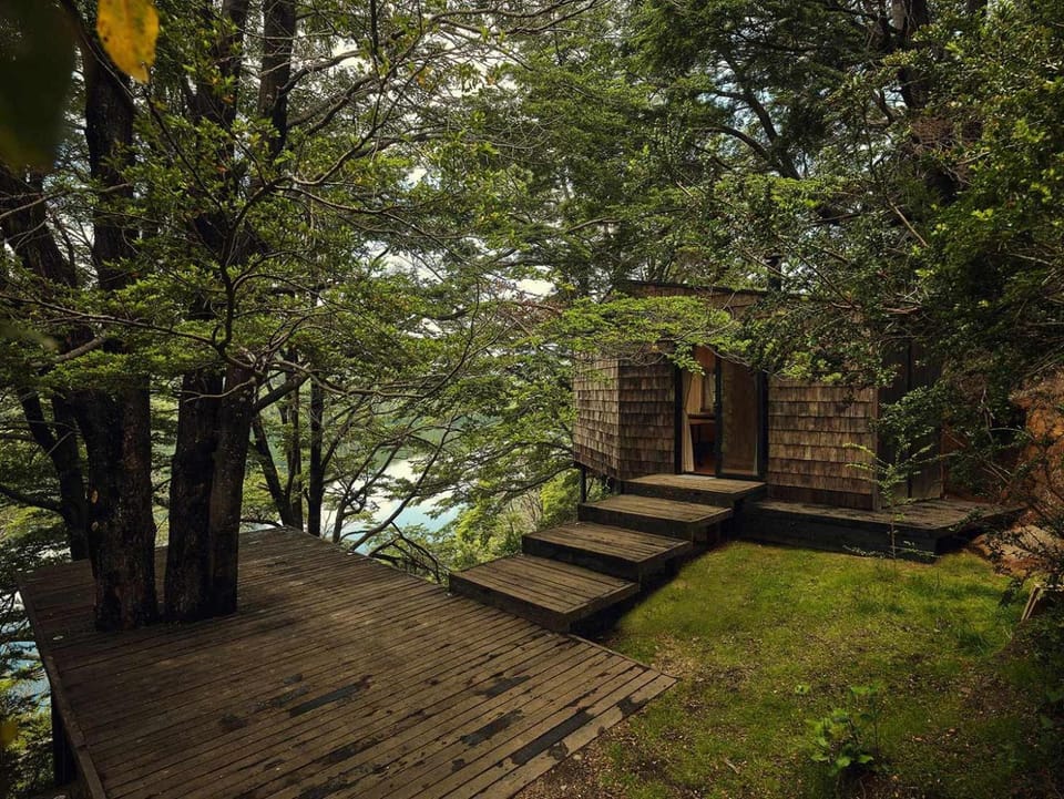 Facade/entrance, Balcony/Terrace