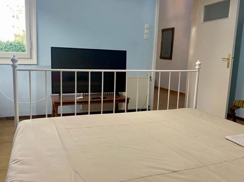 Tiffany's 5' min from airport Apartment in East Attica Regional Unit, Greece