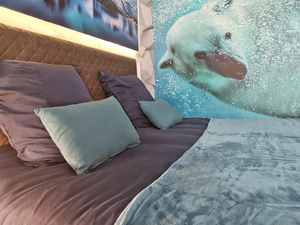 Bed, Night