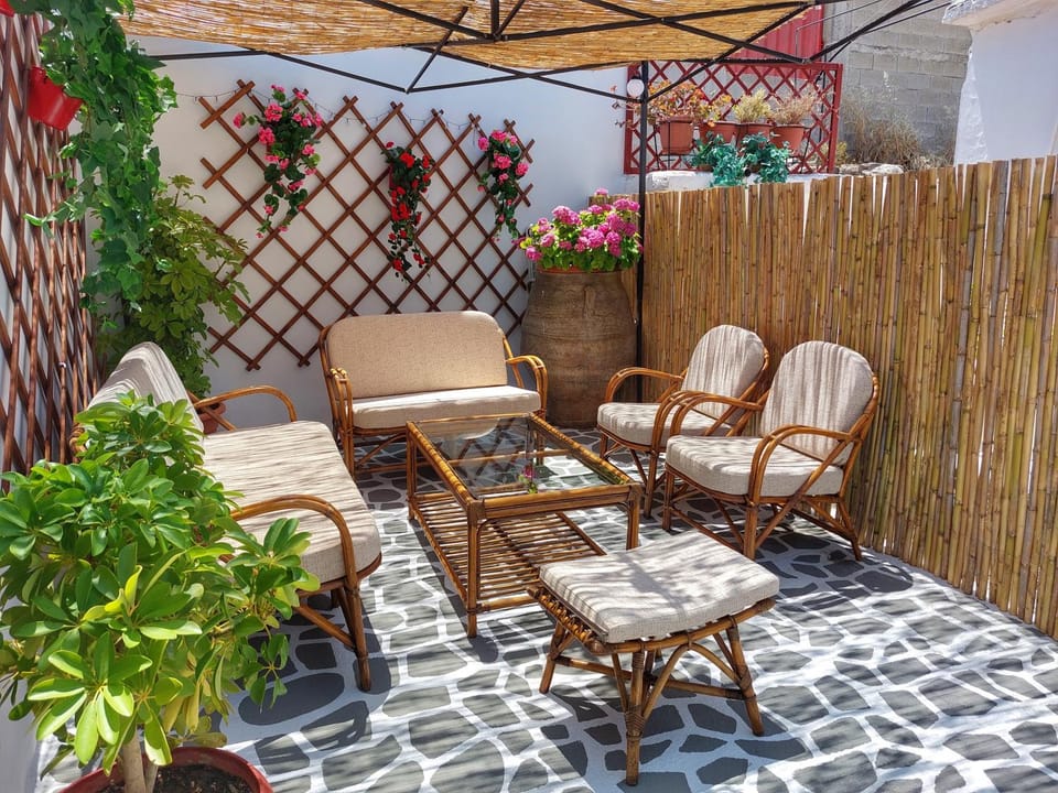 Eva's House, Cozy Apartment in Traditional Village House in Crete