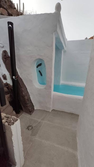 Shower, Swimming pool