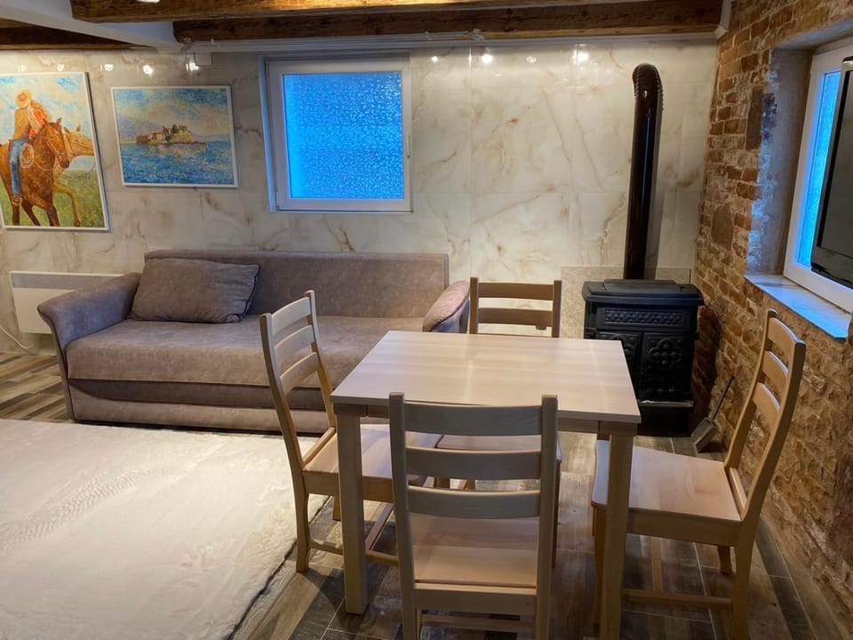 Bed, Living room, Seating area