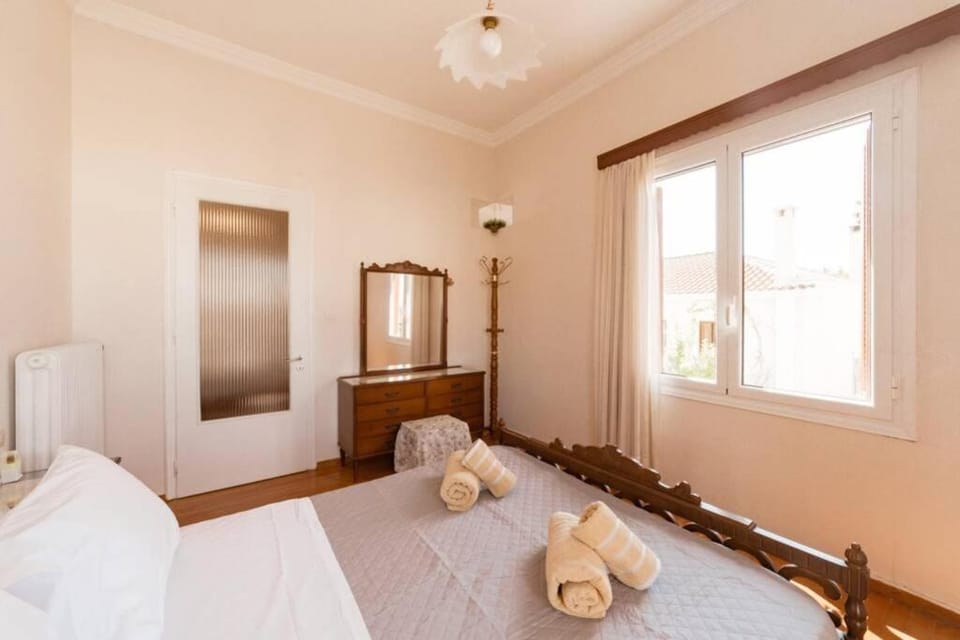 John's house under the Castle of Kalamata Apartment in Messenia