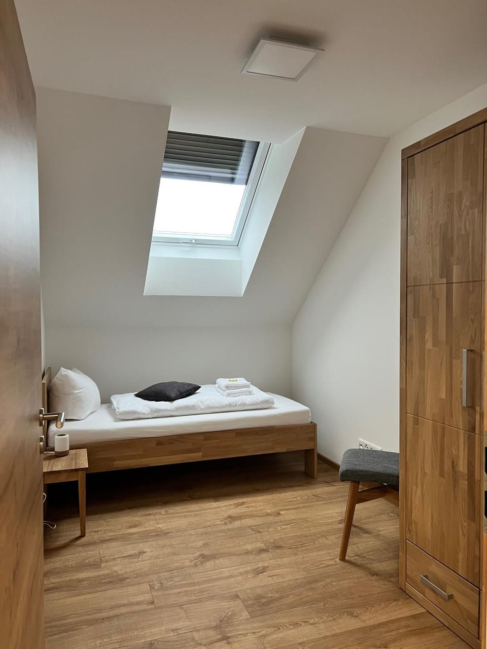 Bed, Photo of the whole room, Bedroom, towels, wardrobe