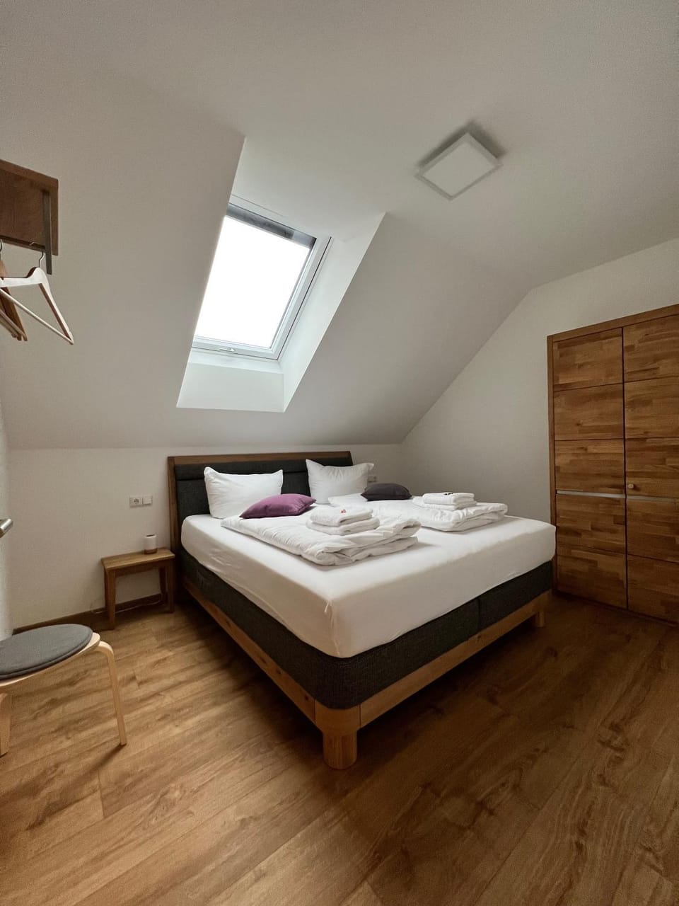 Bed, Photo of the whole room, Bedroom, wardrobe