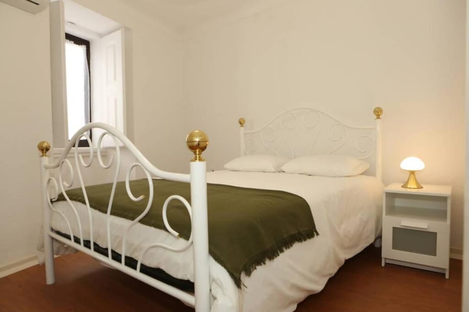Casa da Catraia by Lisbon Village Apartments House in Coimbra District, Portugal