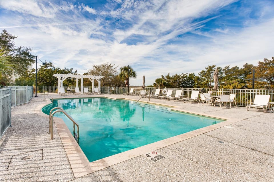 Breezy St Simons Hideaway with Waterfront Views! House in Saint Simons Island