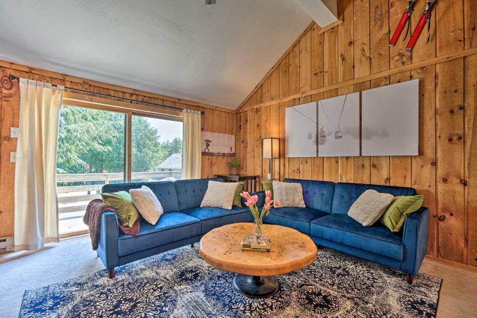 Relaxing Mountain Refuge: 4 Miles to Mt Snow! House in West Dover