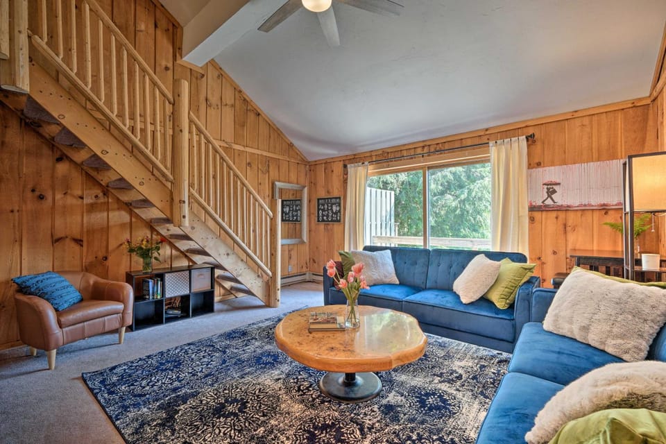 Relaxing Mountain Refuge: 4 Miles to Mt Snow! House in West Dover