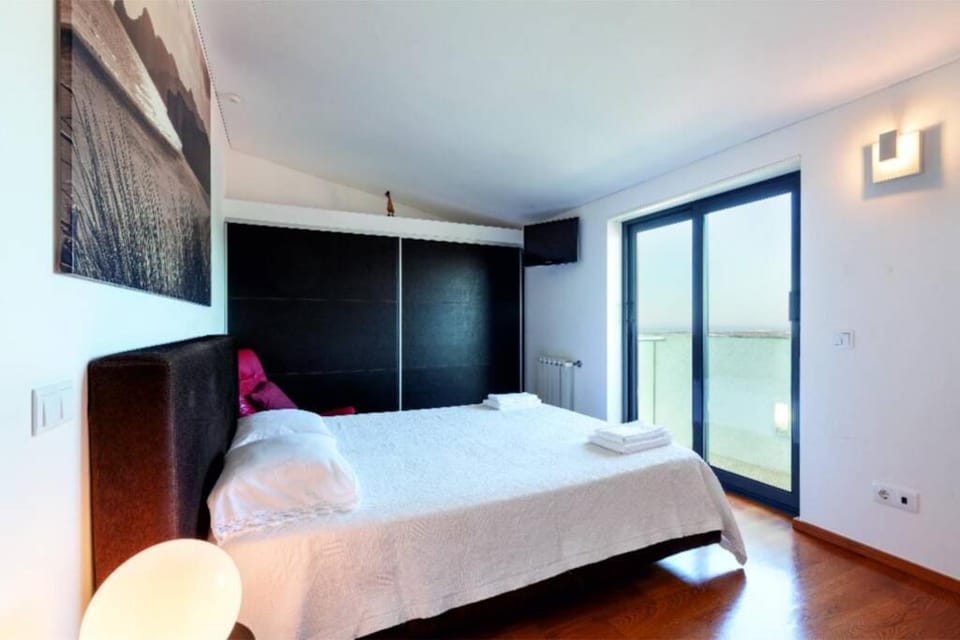 VILLA ON TOP MONTE SÃO FELIX Villa in Porto District