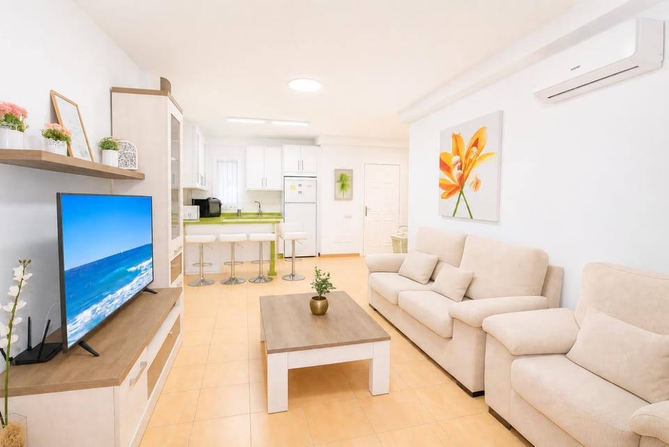 Kitchen or kitchenette, Living room, kitchen, kitchen
