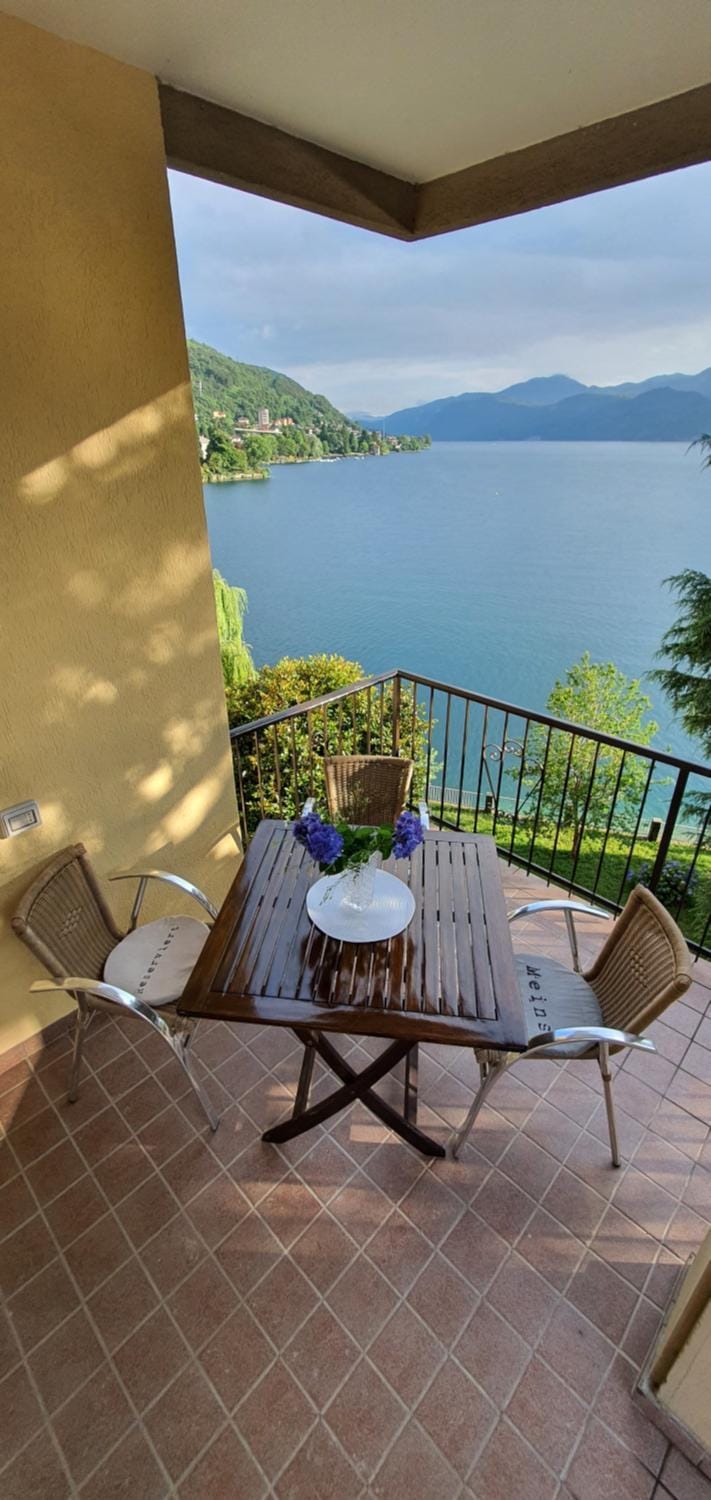 Balcony/Terrace, Dining area, Lake view, Lake view