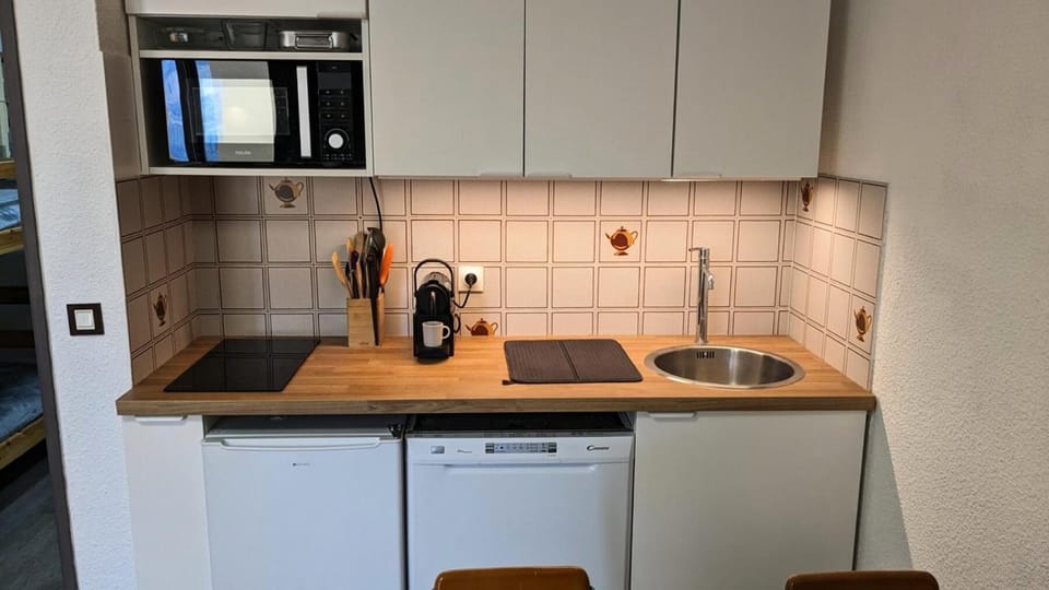 Résidence Rond-point-pistes Ii - Mini studio 4 pers N° 48B au rond point des pistes avec WIFI MAE-7394 Apartment in Provence-Alpes-Côte d'Azur