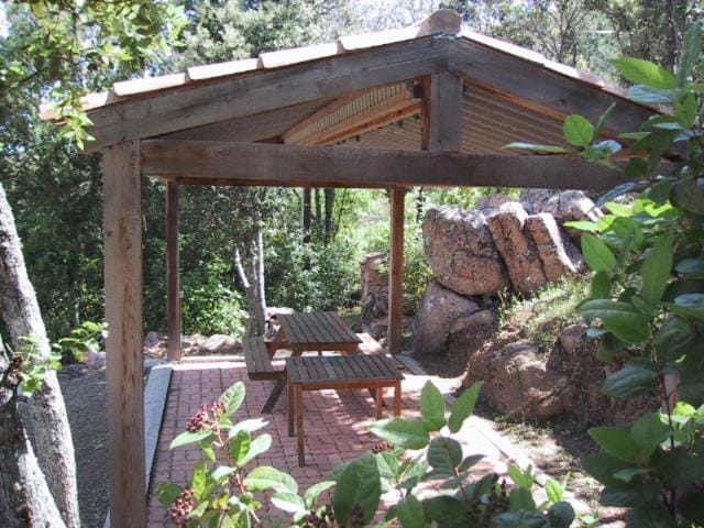 Patio, BBQ facilities